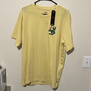Levi yellow shirt brand new men’s medium